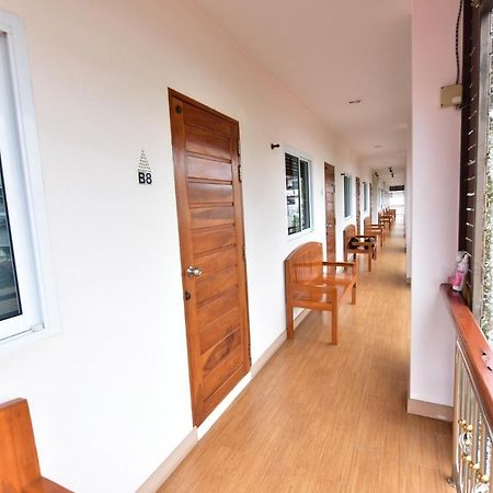 Kt Knight Hotel Сурін Екстер'єр фото